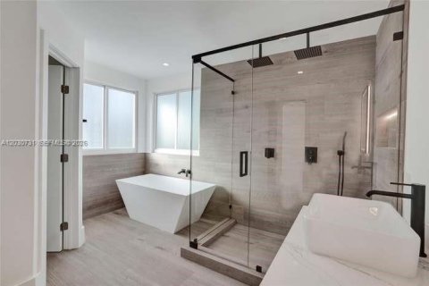 Casa en alquiler en Weston, Florida, 5 dormitorios, 309.46 m2 № 2077599 - foto 10