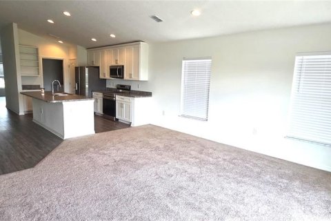 House in Frostproof, Florida 4 bedrooms, 180.79 sq.m. № 2210367 - photo 18