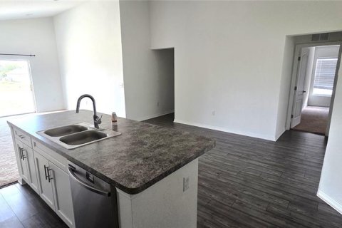 House in Frostproof, Florida 4 bedrooms, 180.79 sq.m. № 2210367 - photo 17
