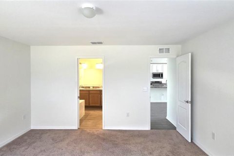 House in Frostproof, Florida 4 bedrooms, 180.79 sq.m. № 2210367 - photo 22