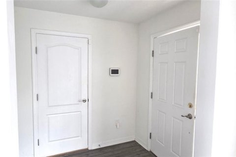 House in Frostproof, Florida 4 bedrooms, 180.79 sq.m. № 2210367 - photo 7