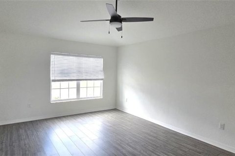 House in Frostproof, Florida 4 bedrooms, 180.79 sq.m. № 2210367 - photo 10