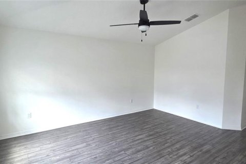 House in Frostproof, Florida 4 bedrooms, 180.79 sq.m. № 2210367 - photo 5
