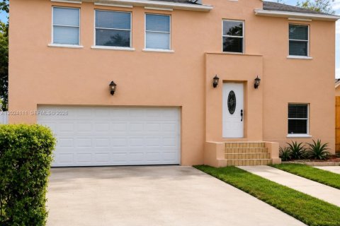 House in Homestead, Florida 4 bedrooms, 216.18 sq.m. № 2191452