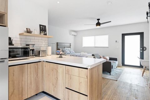 Снять в аренду виллу или дом в Майами, Флорида 46.45м2, № 2035643 - фото 6