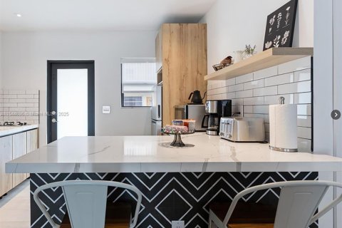 Снять в аренду виллу или дом в Майами, Флорида 46.45м2, № 2035643 - фото 4