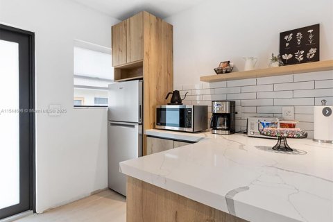 Снять в аренду виллу или дом в Майами, Флорида 46.45м2, № 2035643 - фото 5