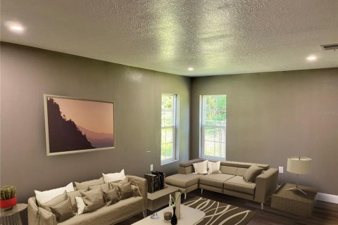 Villa ou maison à louer à Kissimmee, Floride: 3 chambres, 210.89 m2 № 1344615 - photo 2