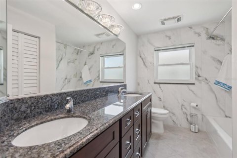 Villa ou maison à vendre à Apollo Beach, Floride: 3 chambres, 181.44 m2 № 1876092 - photo 21