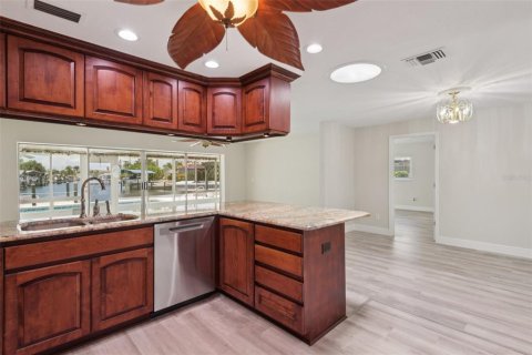 Villa ou maison à vendre à Apollo Beach, Floride: 3 chambres, 181.44 m2 № 1876092 - photo 13