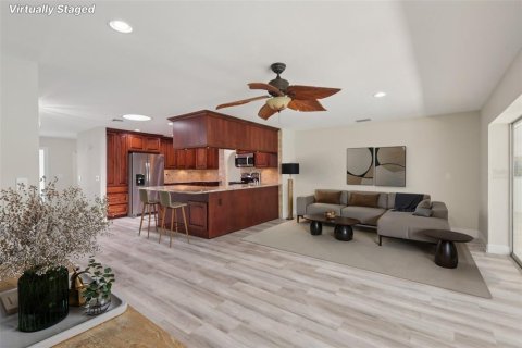 Villa ou maison à vendre à Apollo Beach, Floride: 3 chambres, 181.44 m2 № 1876092 - photo 7