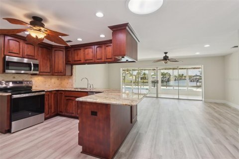 Villa ou maison à vendre à Apollo Beach, Floride: 3 chambres, 181.44 m2 № 1876092 - photo 11