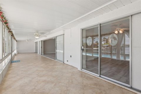 Villa ou maison à vendre à Apollo Beach, Floride: 3 chambres, 181.44 m2 № 1876092 - photo 27
