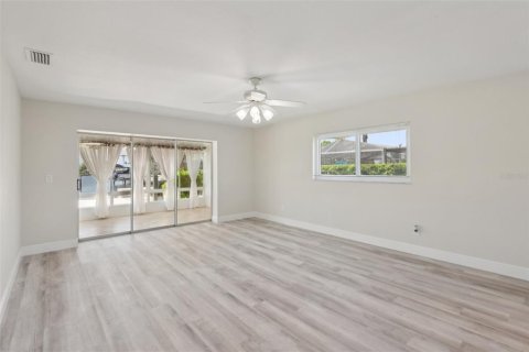 Villa ou maison à vendre à Apollo Beach, Floride: 3 chambres, 181.44 m2 № 1876092 - photo 15