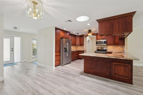 Villa ou maison à vendre à Apollo Beach, Floride: 3 chambres, 181.44 m2 № 1876092 - photo 9