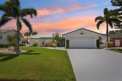 Villa ou maison à vendre à Apollo Beach, Floride: 3 chambres, 181.44 m2 № 1876092 - photo 1