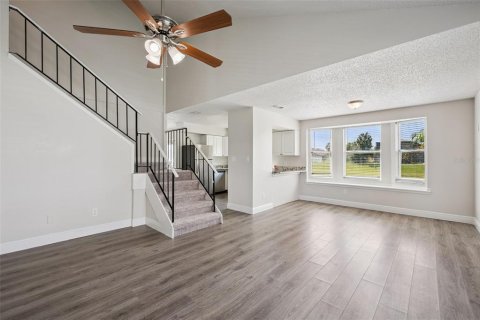 Villa ou maison à vendre à Orlando, Floride: 3 chambres, 112.13 m2 № 2347593 - photo 2