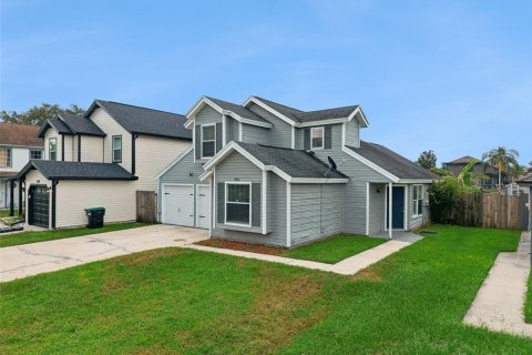 House in Orlando, Florida 3 bedrooms, 112.13 sq.m. № 2347593