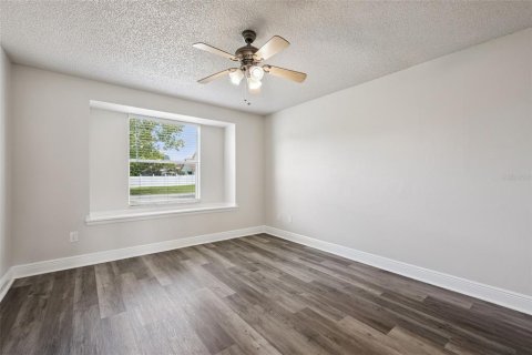 Villa ou maison à vendre à Orlando, Floride: 3 chambres, 112.13 m2 № 2347593 - photo 8