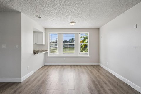 Villa ou maison à vendre à Orlando, Floride: 3 chambres, 112.13 m2 № 2347593 - photo 4