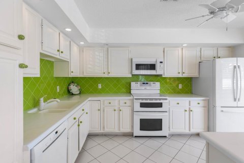 Condo in Boynton Beach, Florida, 3 bedrooms № 2082209 - photo 15