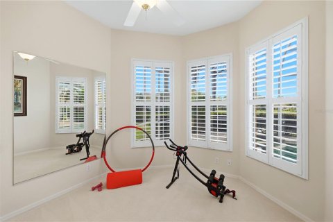 Villa ou maison à vendre à University Park, Floride: 4 chambres, 293.66 m2 № 2419222 - photo 13