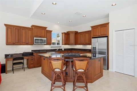 Villa ou maison à vendre à University Park, Floride: 4 chambres, 293.66 m2 № 2419222 - photo 4