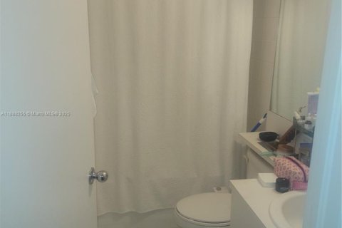 Снять в аренду квартиру в Дорал, Флорида 2 спальни, 89.19м2, № 1942397 - фото 8