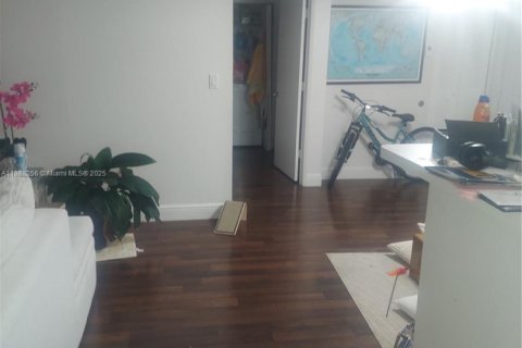 Снять в аренду квартиру в Дорал, Флорида 2 спальни, 89.19м2, № 1942397 - фото 9