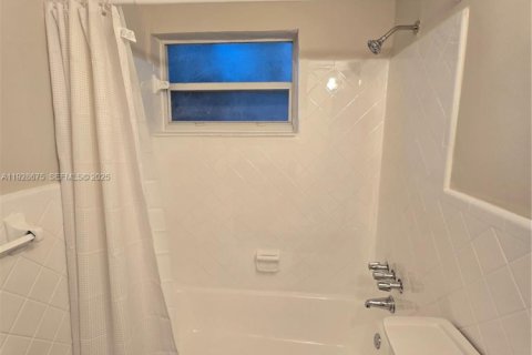 Apartment in Miami Beach, Florida 1 bedroom, 65.03 sq.m. № 1991348 - photo 16