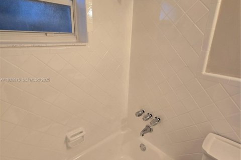 Apartment in Miami Beach, Florida 1 bedroom, 65.03 sq.m. № 1991348 - photo 15