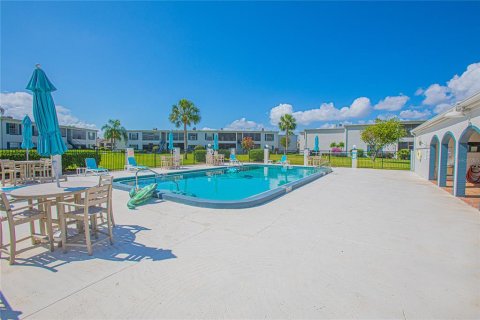 Condominio en venta en Kissimmee, Florida, 2 dormitorios, 81.01 m2 № 1519297 - foto 14