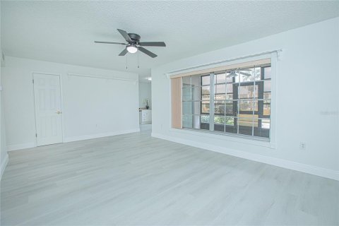 Condominio en venta en Kissimmee, Florida, 2 dormitorios, 81.01 m2 № 1519297 - foto 2