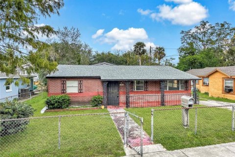 House in Sanford, Florida 3 bedrooms, 133.78 sq.m. № 1422478 - photo 1