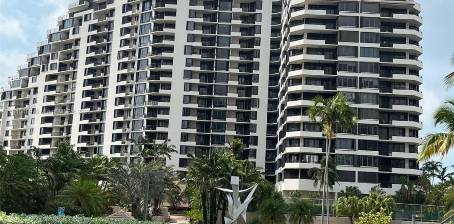 Condo in Miami, Florida, 2 bedrooms № 1830392