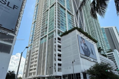 Condominio en Miami, Florida, 1 dormitorio  № 1978533