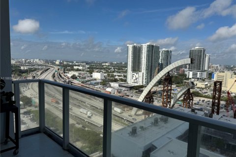 Condominio en venta en Miami, Florida, 1 dormitorio, 73.49 m2 № 1978533 - foto 12