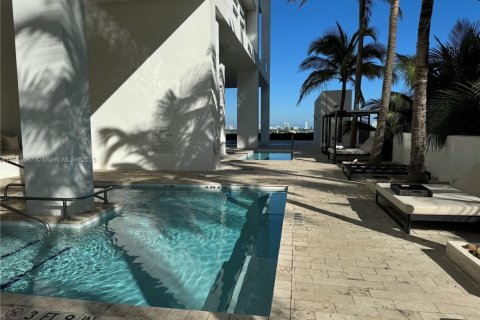 Condominio en venta en Miami, Florida, 1 dormitorio, 73.49 m2 № 1978533 - foto 19