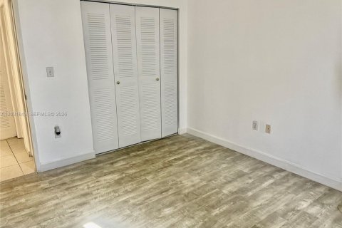 Copropriété à louer à Miami, Floride: 2 chambres, 78.04 m2 № 2077938 - photo 9