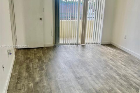 Copropriété à louer à Miami, Floride: 2 chambres, 78.04 m2 № 2077938 - photo 12