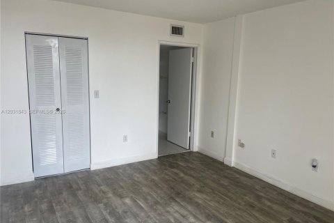 Copropriété à louer à Miami, Floride: 2 chambres, 78.04 m2 № 2077938 - photo 16