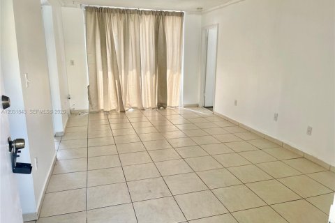 Copropriété à louer à Miami, Floride: 2 chambres, 78.04 m2 № 2077938 - photo 7