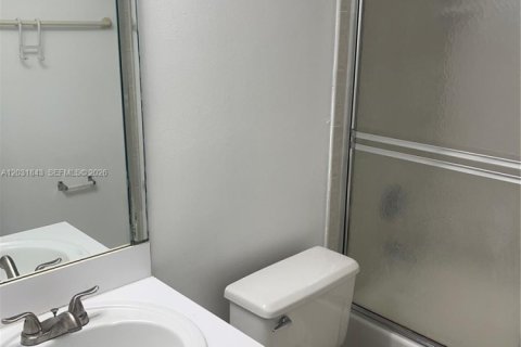 Copropriété à louer à Miami, Floride: 2 chambres, 78.04 m2 № 2077938 - photo 10