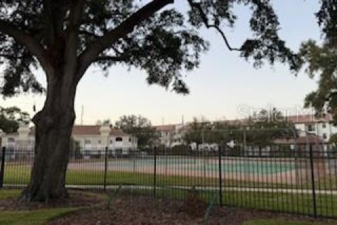 Condo in Orlando, Florida, 2 bedrooms  № 1560579 - photo 12