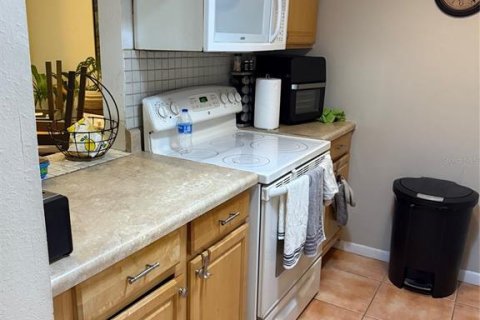 Condo in Orlando, Florida, 2 bedrooms  № 1560579 - photo 2