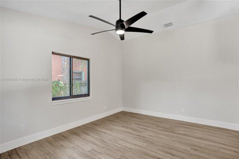 House in Lake Worth, Florida 3 bedrooms, 116.59 sq.m. № 1842854 - photo 14