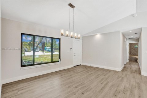 House in Lake Worth, Florida 3 bedrooms, 116.59 sq.m. № 1842854 - photo 5