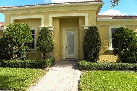 House in Port St. Lucie, Florida 2 bedrooms, 168.99 sq.m. № 2183331