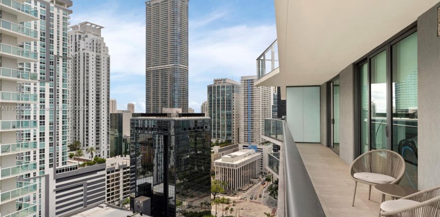 Condominio en Miami, Florida, 2 dormitorios  № 1951973