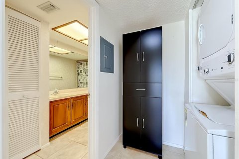 Copropriété à louer à Clearwater, Floride: 2 chambres, 101.73 m2 № 2387309 - photo 17
